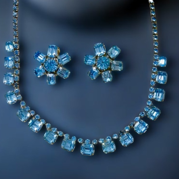 Weiss Blue Necklace and earrings are Clio Ons Vintage - Picture 8 of 11